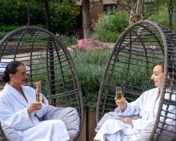 Book Dinner, Bed & Breakfast direct and receive a complimentary drink!